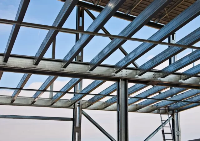 Mezzanine-comprised-of-steel-girders-1024x682